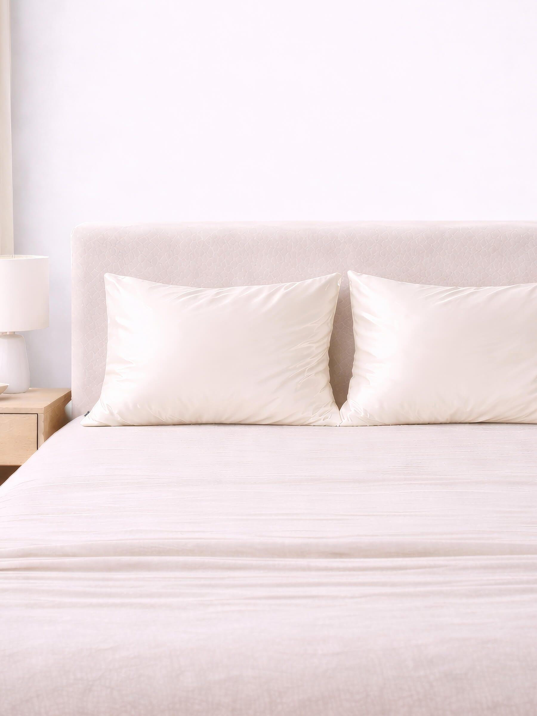 2 Off White Silk Pillowcases - Queen Size - Zippered