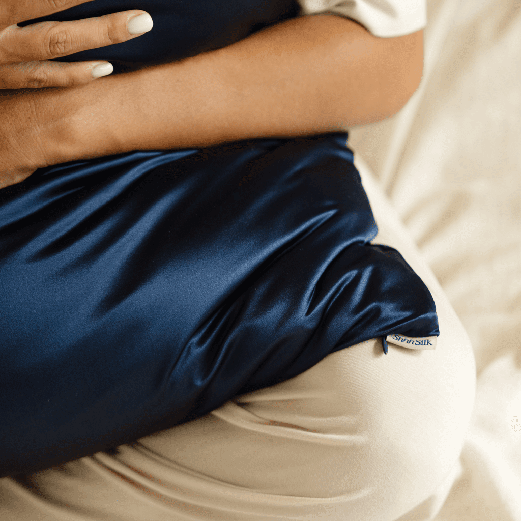 Navy Silk Pillowcase - Queen Size - Zippered